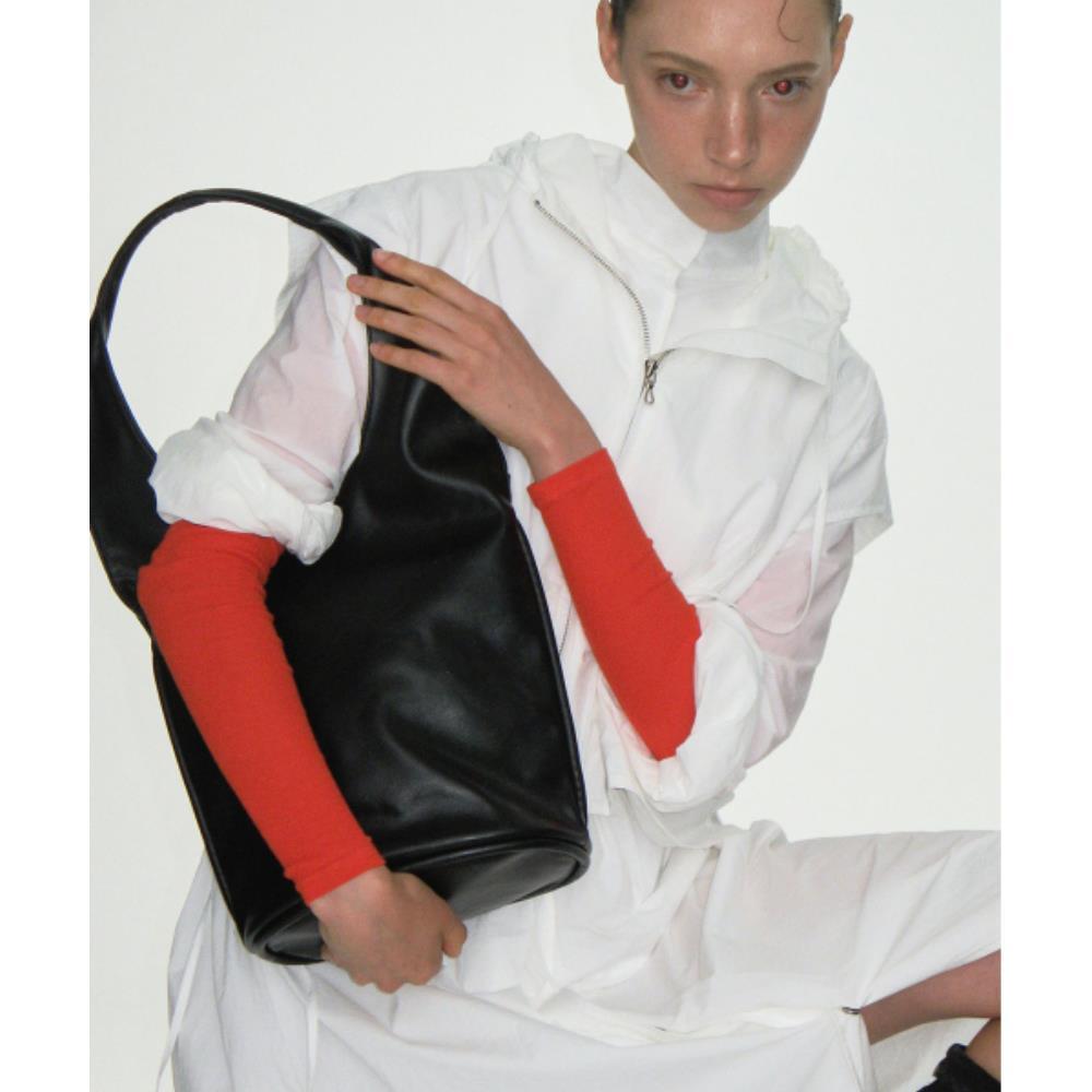 ショルダーバッグ・ポシェット YEOMIM cylinder bag black