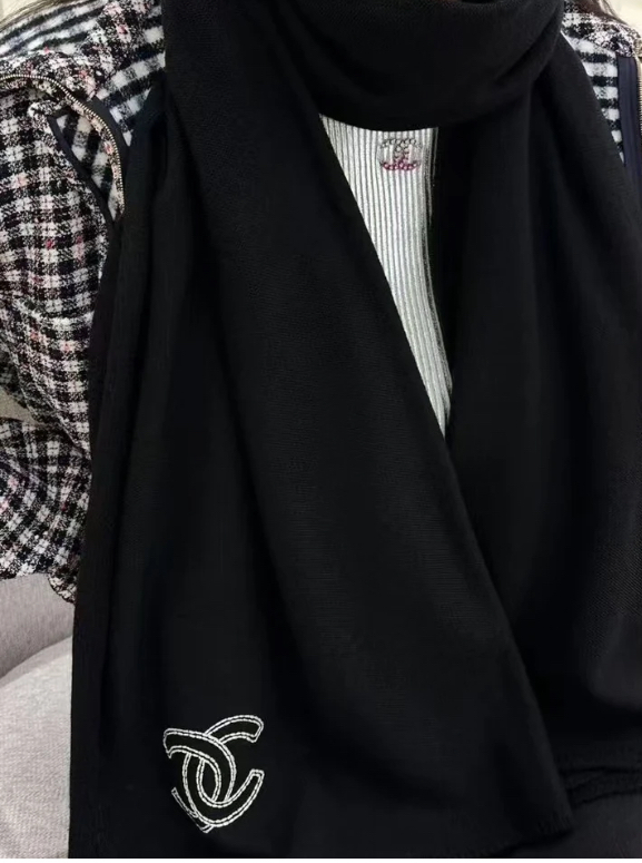 CHANEL《刺繍ロゴがお洒落♡》シャネル マフラー ロゴ