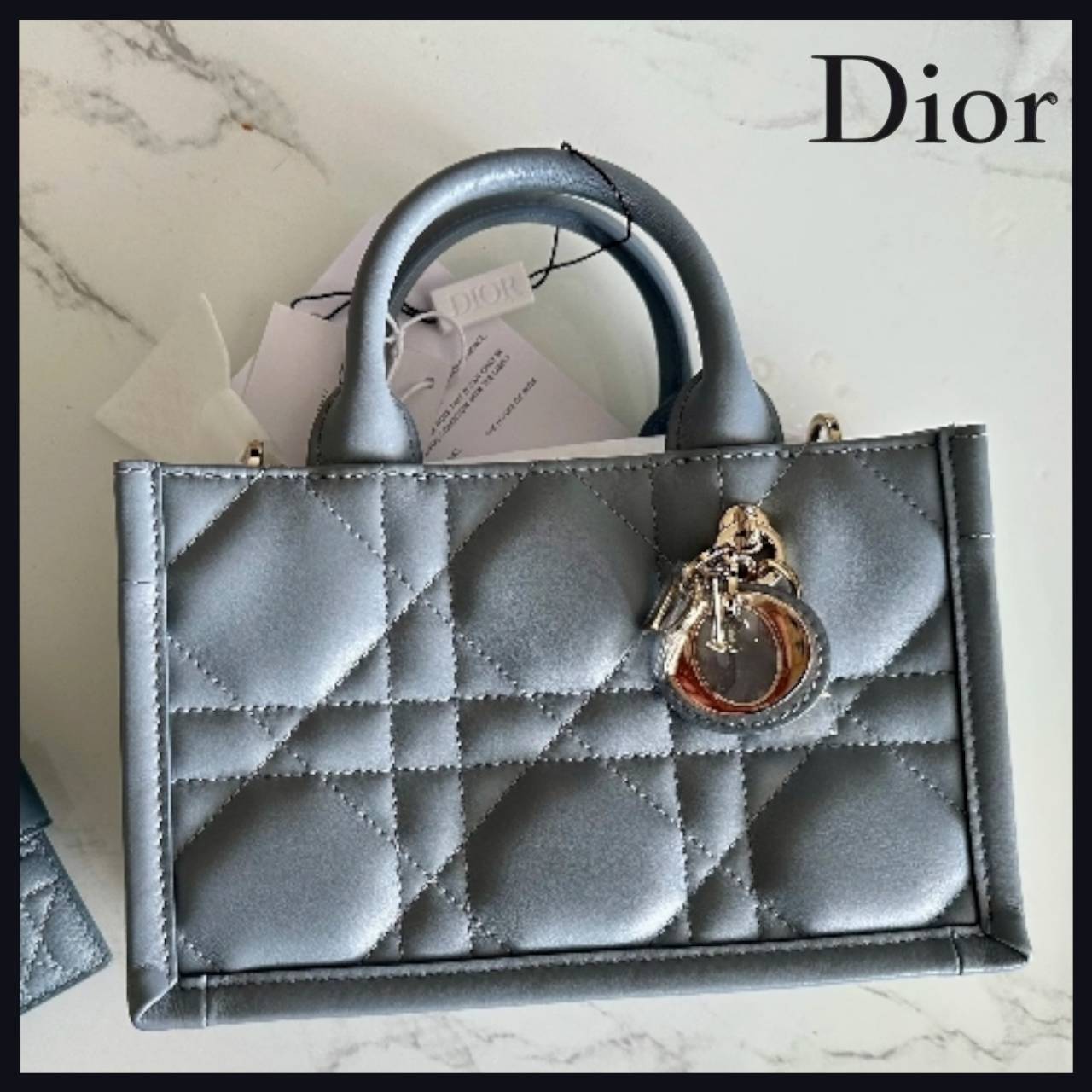 国内発送【モダンでチャーミング】Dior Book Tote バッグ ミニ