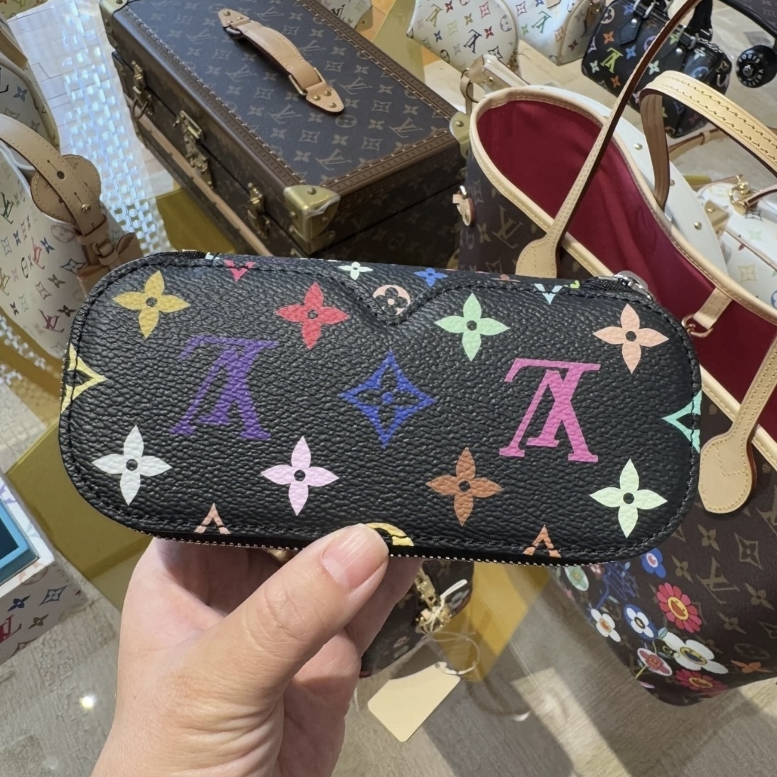 【持ち運びに便利♪】ルイヴィトン×村上隆 サングラスケース