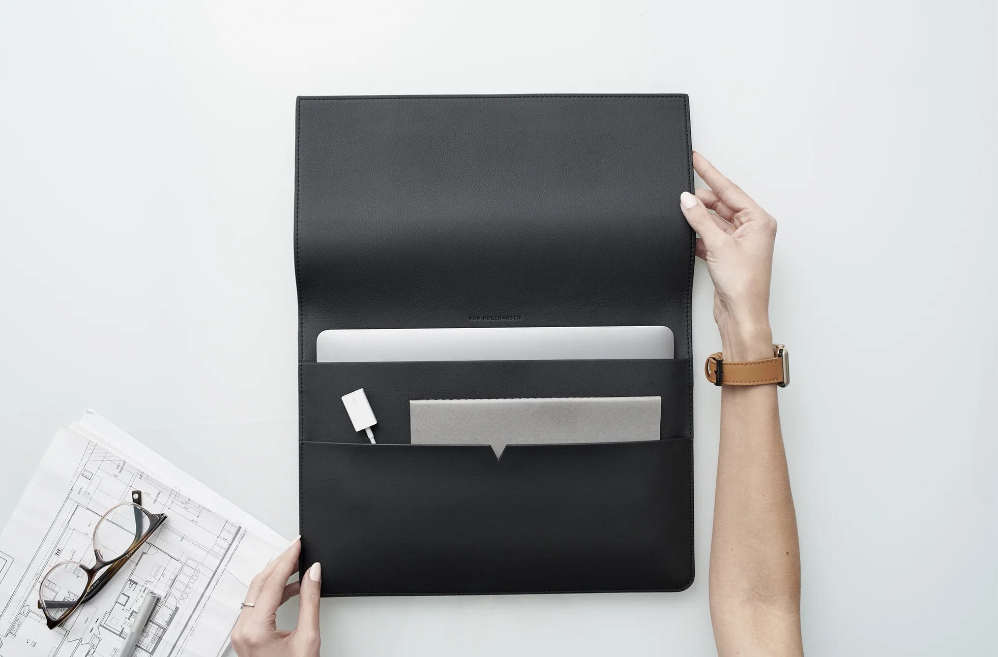Von Holzhausen■ヴォン・ホルツハウゼン■MacBook ケース The MacBook Sleeve 13-inch in Black – von Holzhausen