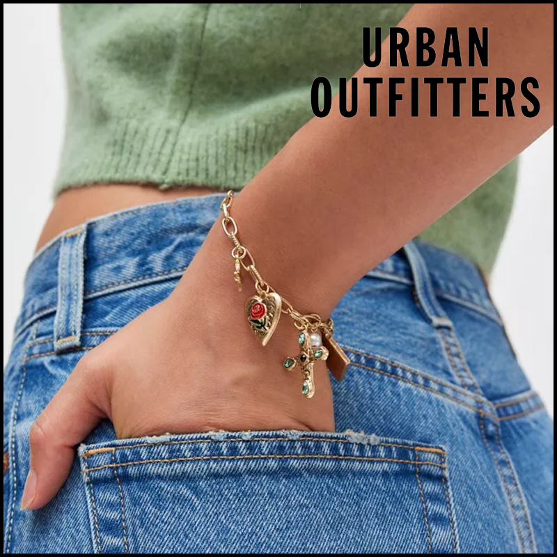 Urban Outfitters☆揺れるマルチチャーム・チェーンブレスレット セール】マルチ チェーンブレスレット（ブレスレット