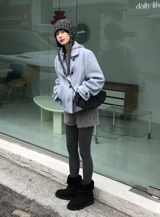 【AAKE】AMBER HAIRY SHORTS