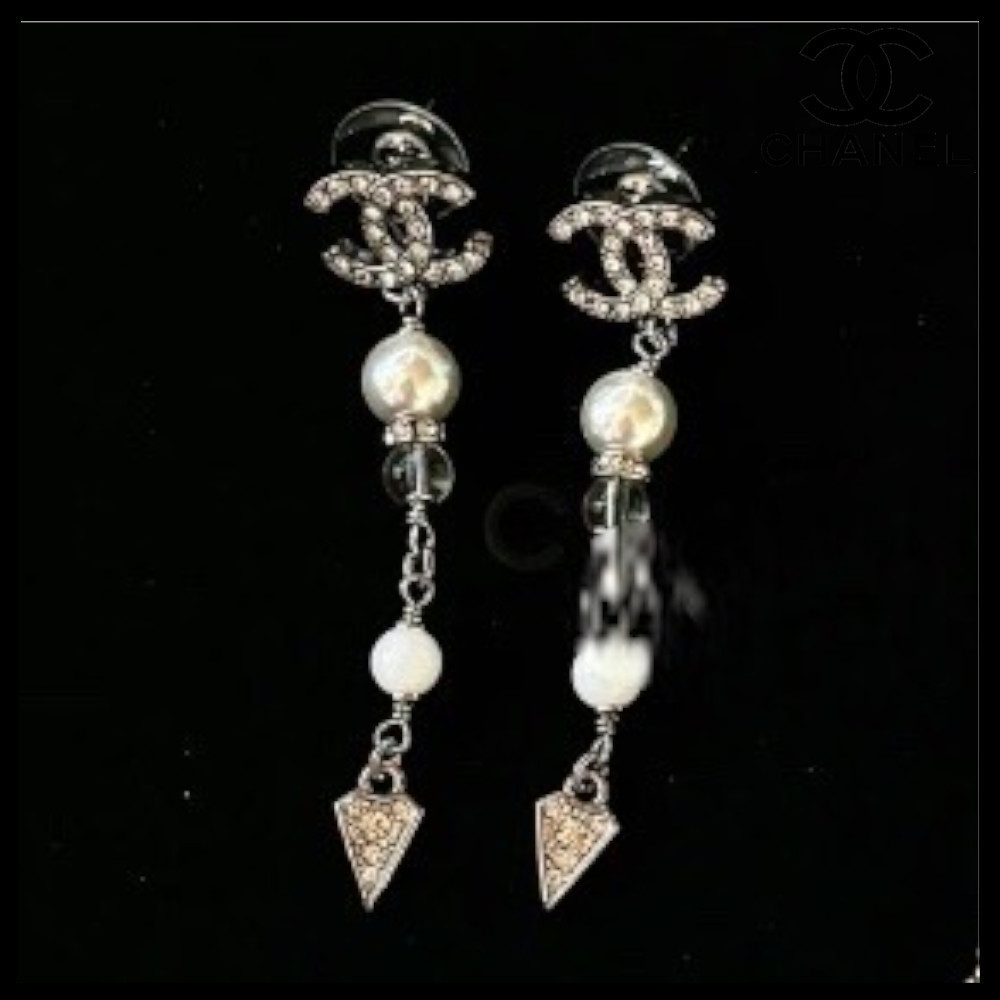 【存在感抜群♪】CHANEL   ピアス 存在感抜群♡】CHANEL ピアス
