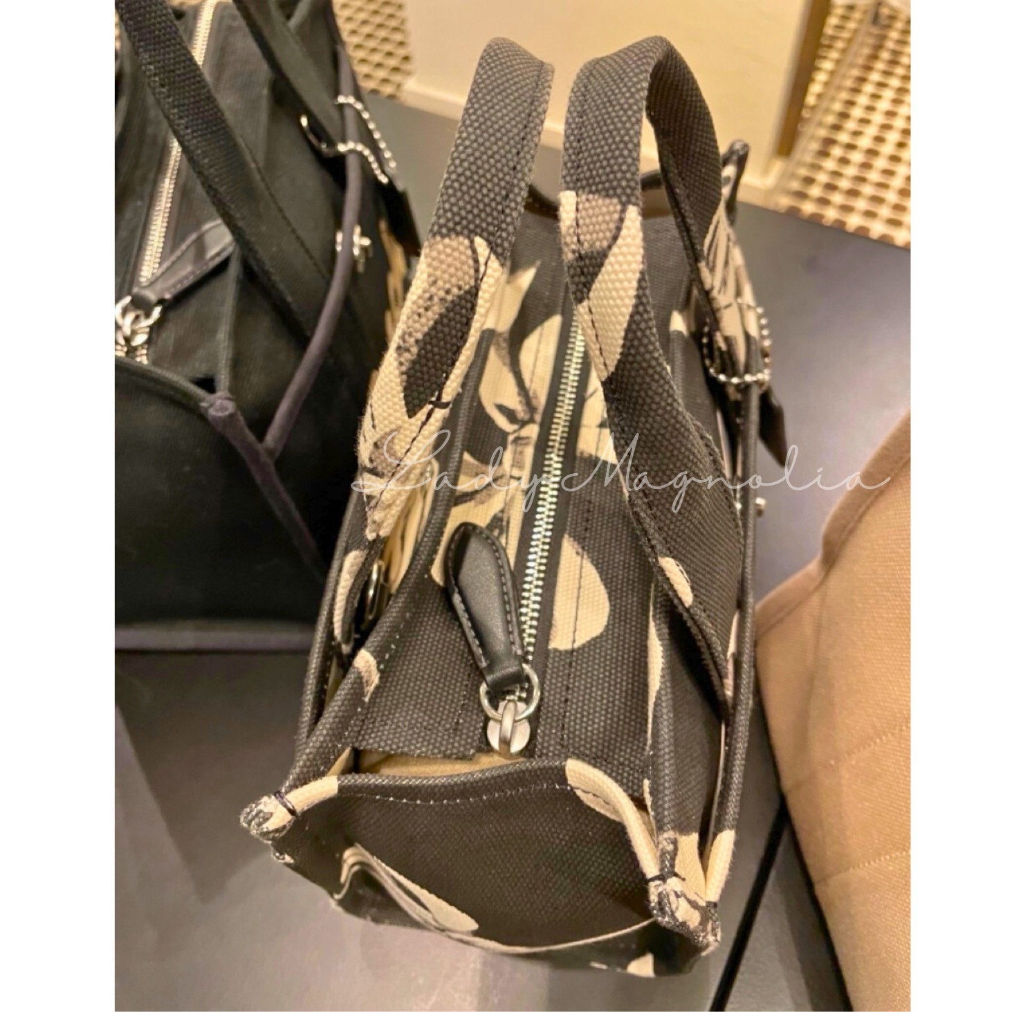 【COACH】2025新作！カーゴトートバッグ26 ★レオパード・リボン COACH】2025新作！カーゴトートバッグ26 ☆レオパード・リボン