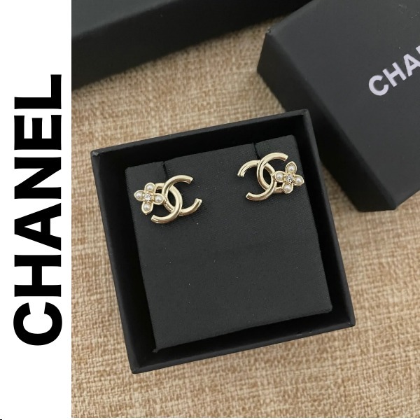 《CHANEL》フラワーパール ピアス お花がかわいいCCマーク