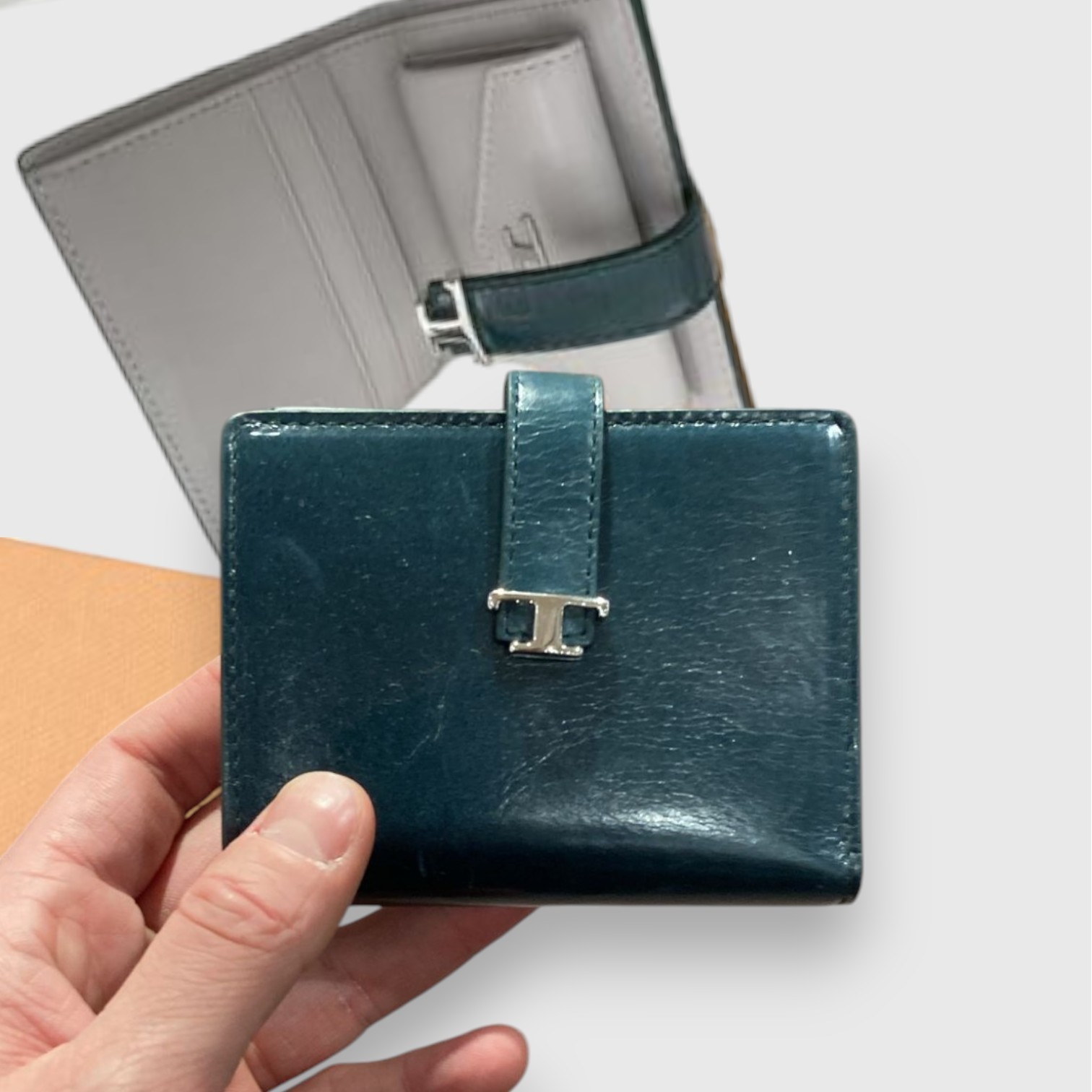 TOD'S T Timeless スモール サイズ 折りたたみ財布