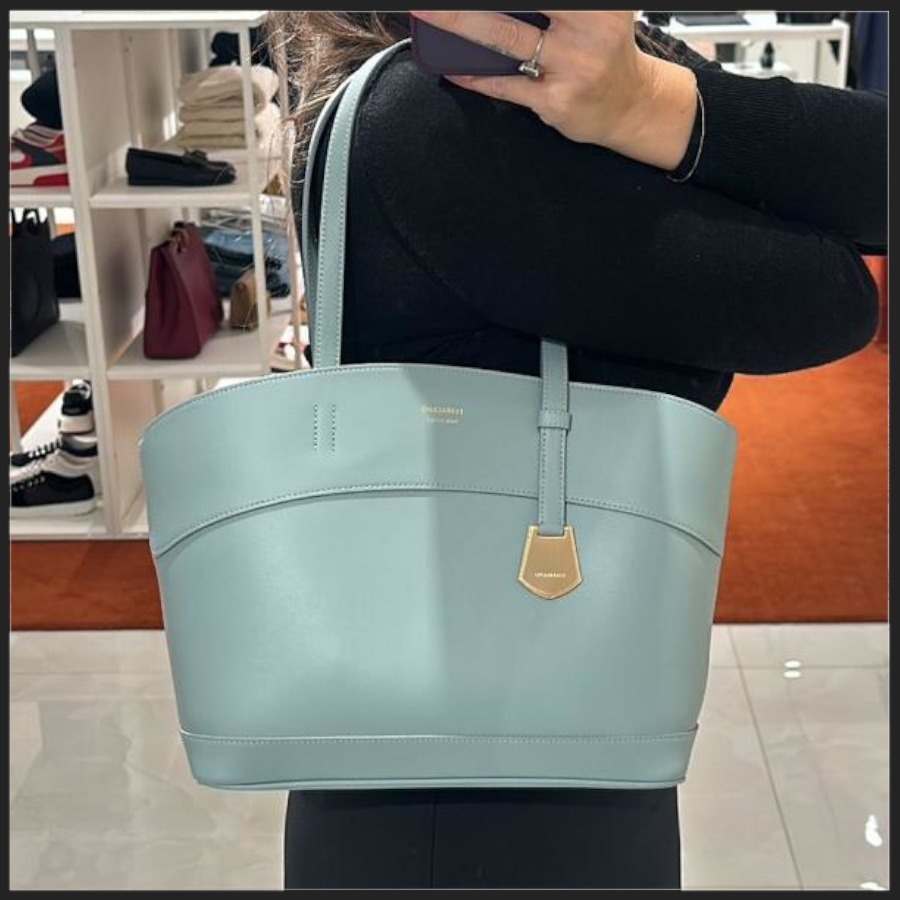 直営店☆Ferragamo☆SALE! チャーミング トートバッグ