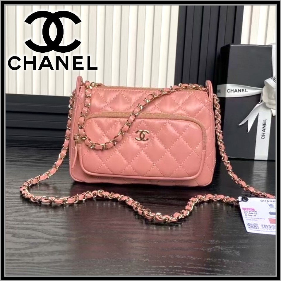 コーデのワンポイントに◎【CHANEL】チェーンクラッチ