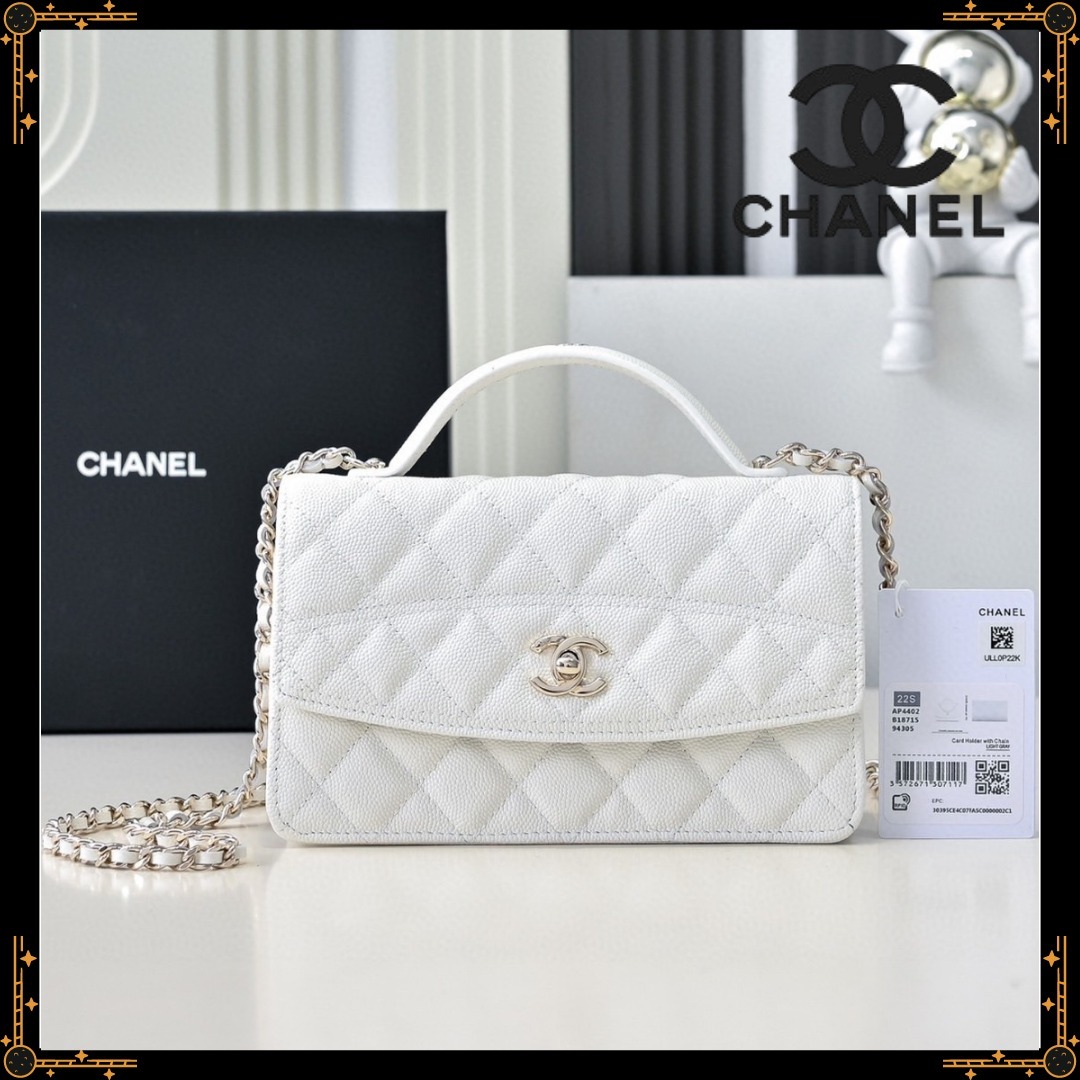 【クラシックでエレガント】CHANEL - チェーンクラッチバッグ