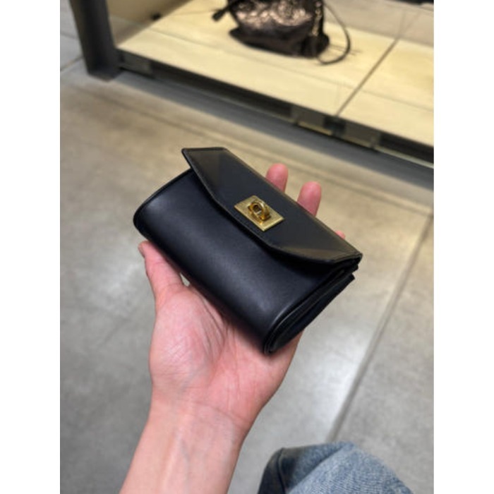 国内直営**BALENCIAGA** Rodeo フラップカードホルダー