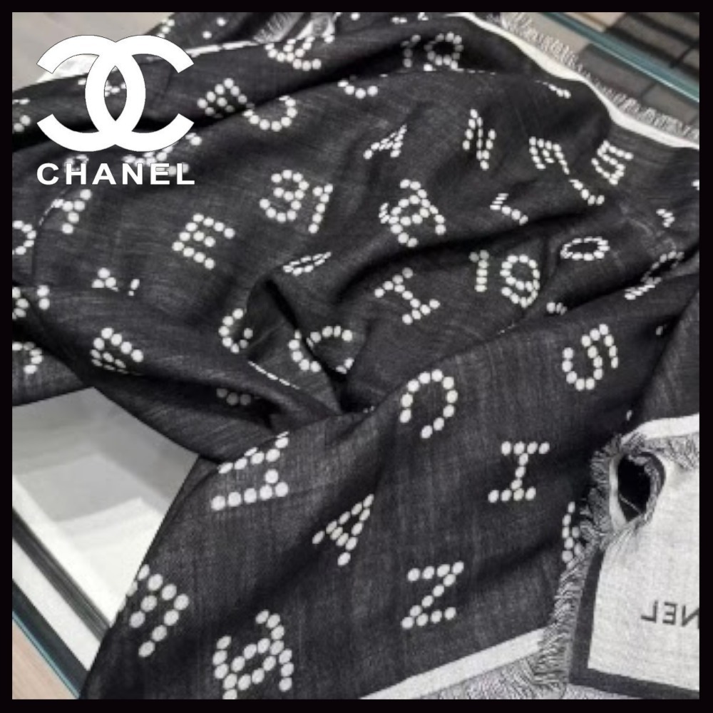 【コーデのポイントに♪】 CHANEL ストール
