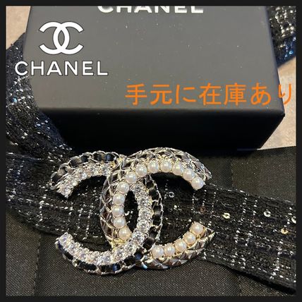 国内発送【上品に煌めくエレガントなコーデ】CHANEL ブローチ org.jpg