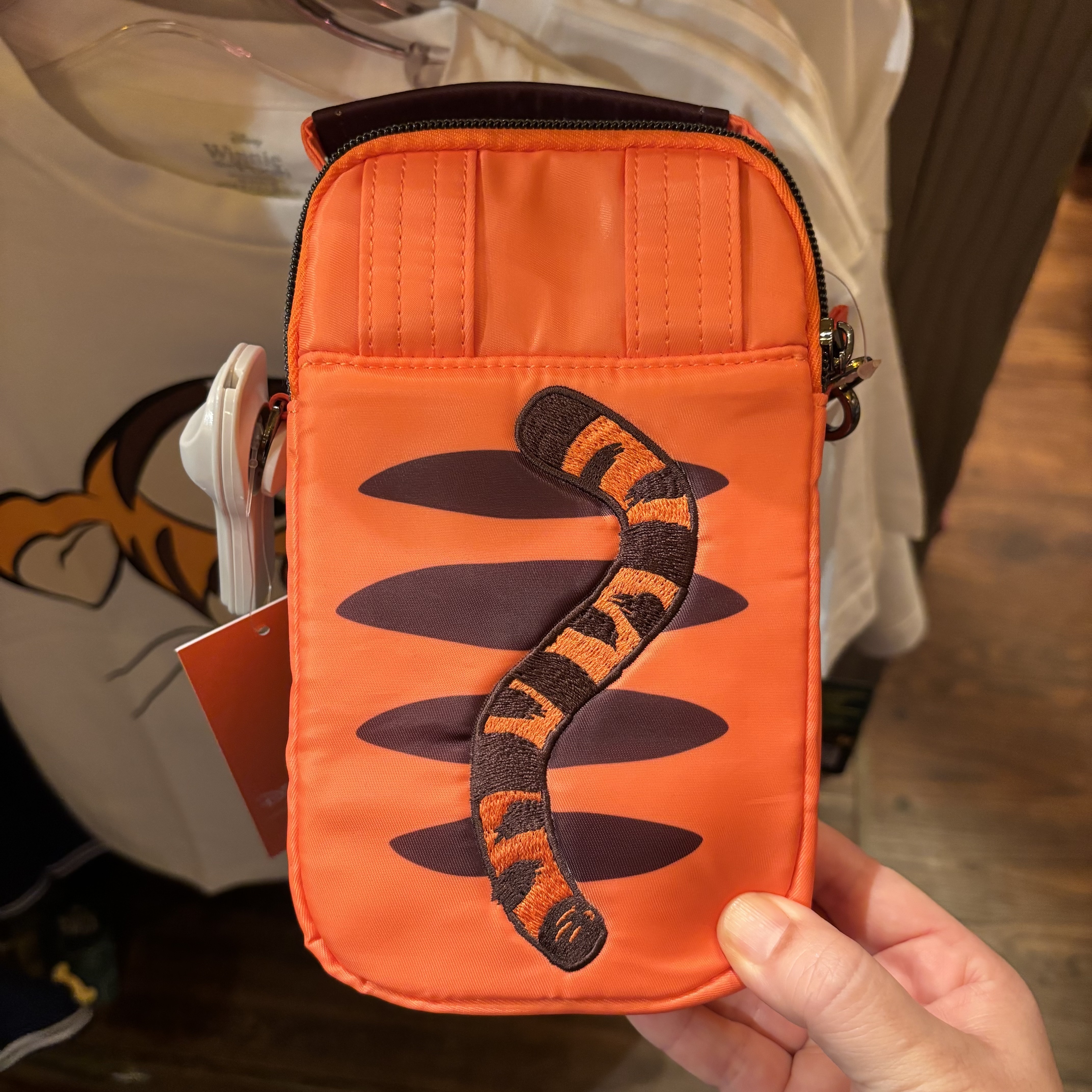 ☆lug☆パーク限定 プーさんorティガー 斜めがけバッグ ☆lug☆パーク限定 プーさんorティガー 斜めがけバッグ (Disney
