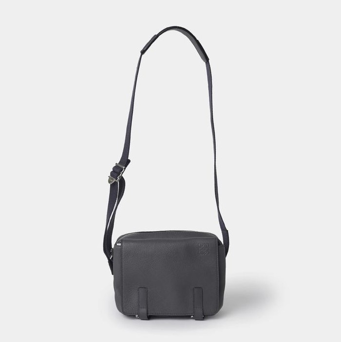 ショルダーバッグ LOEWE XS MILITARY MESSENGER BAG