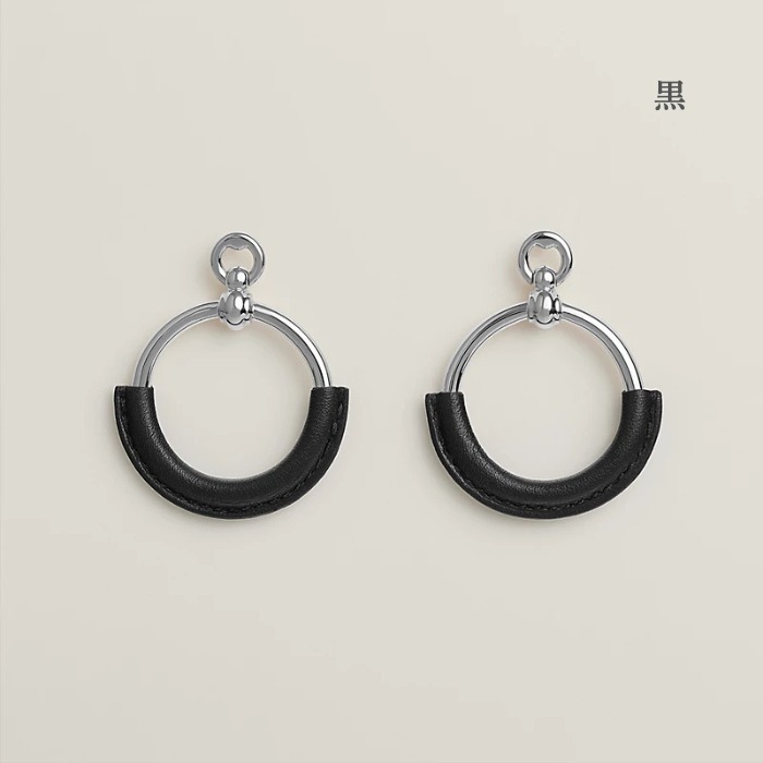 コーデにやさしいアクセント【HERMES】ピアス 《ループ》