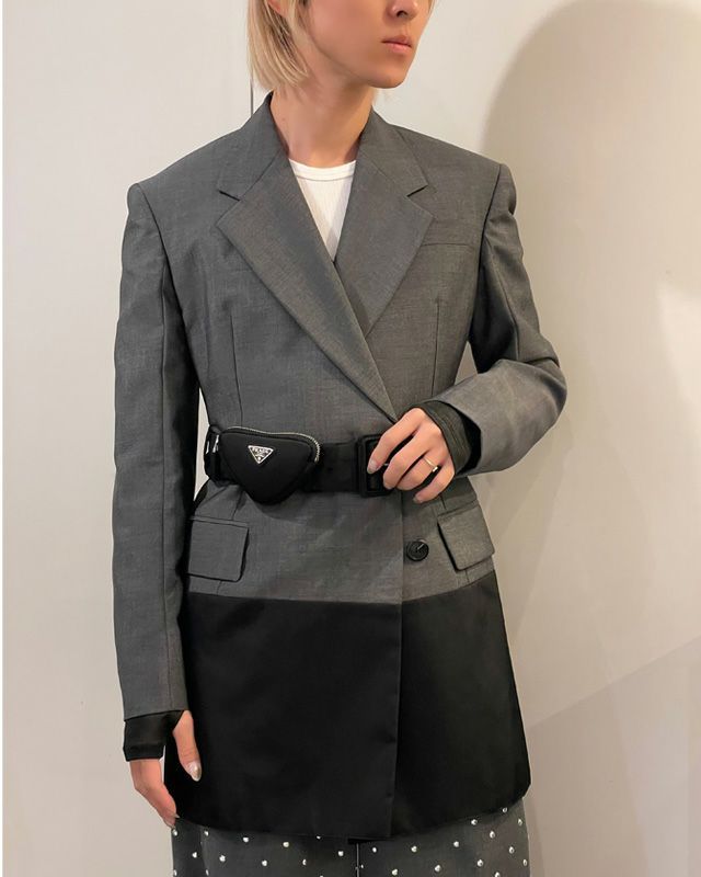 PRADA 三角ロゴ金具ベルトポーチジャケット