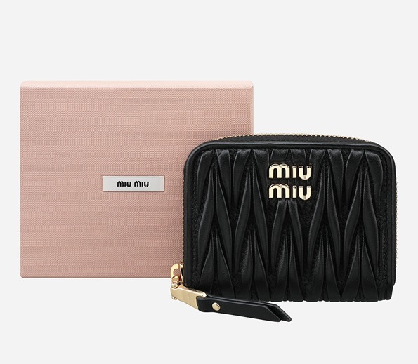 ♡Miu Miu♡マテラッセレザー コインケース♡ ホワイト マテラッセレザー コインケース | Miu Miu
