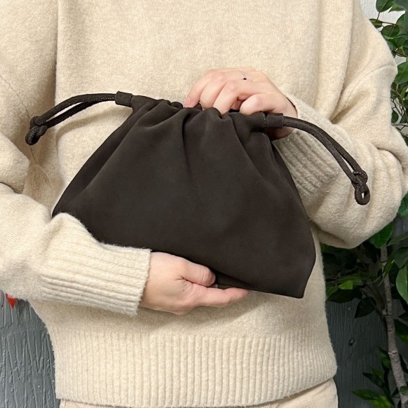 “COS” ドローストリングレザーバケットポシェット Snake