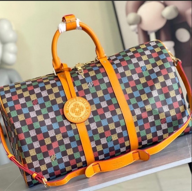 カラフル☆【LOUIS VUITTON】キーポル・バンドリエール 50
