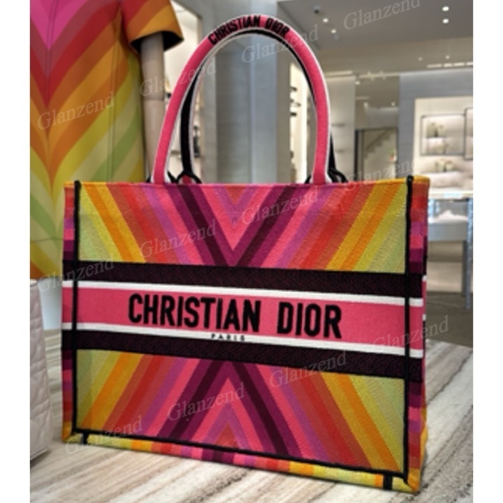 主役級に可愛い♪【Dior】《Dior Book Tote》ミディアムバッグ