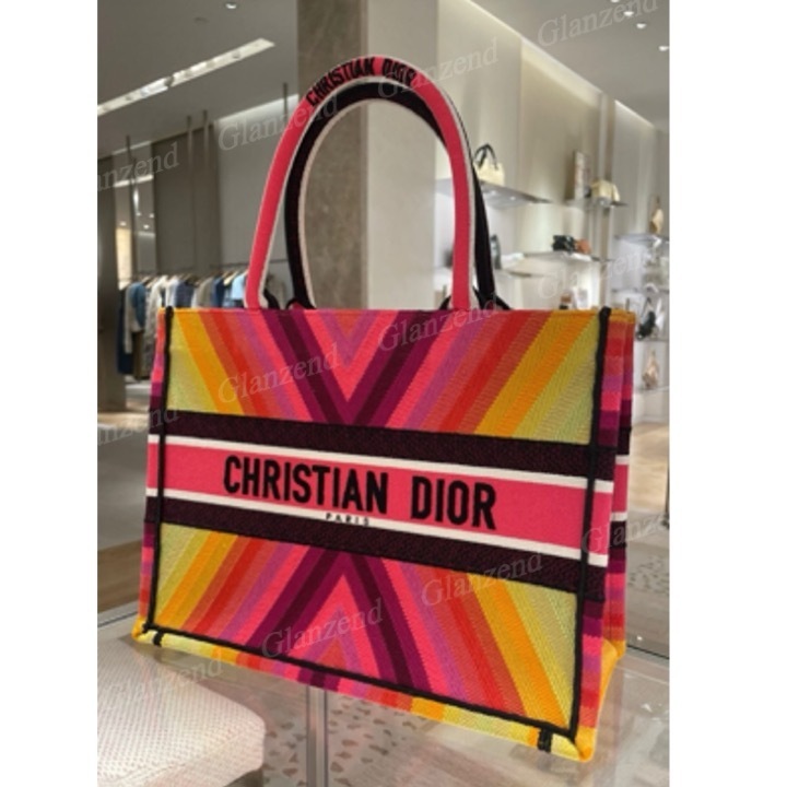主役級に可愛い♪【Dior】《Dior Book Tote》ミディアムバッグ
