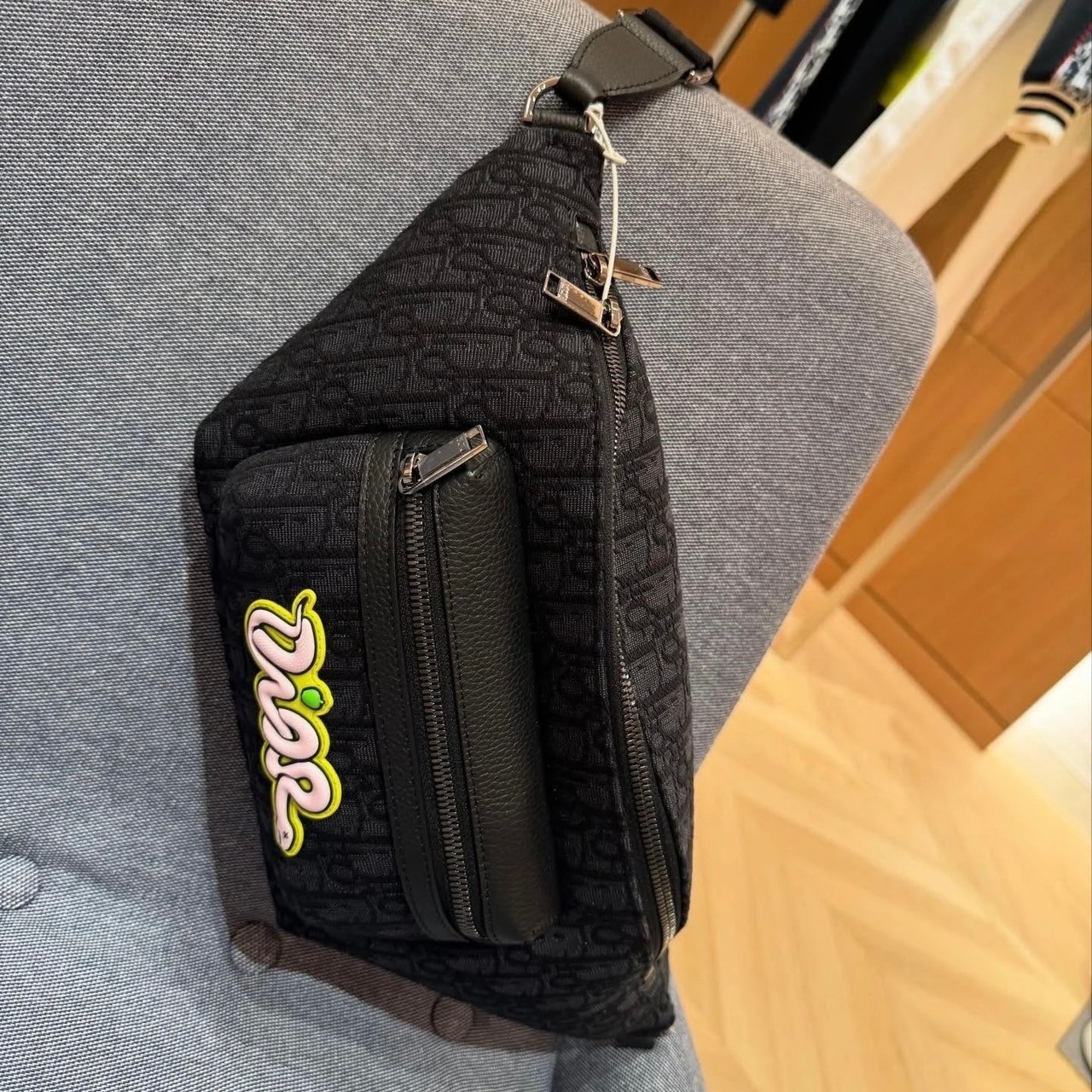 ポップなロゴ♪】DIOR AND KAWS Rider 2.0 ベルトバッグ