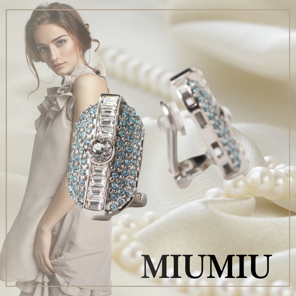 【特別感】MIUMIU クリスタル付きメタルイヤリング