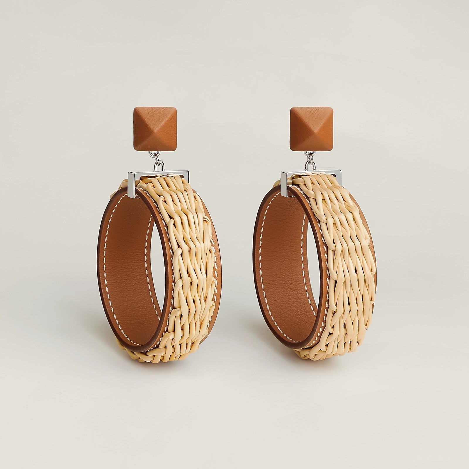 【好感度◎】HERMES ピアス《メドール・ピクニック・ガイネ》