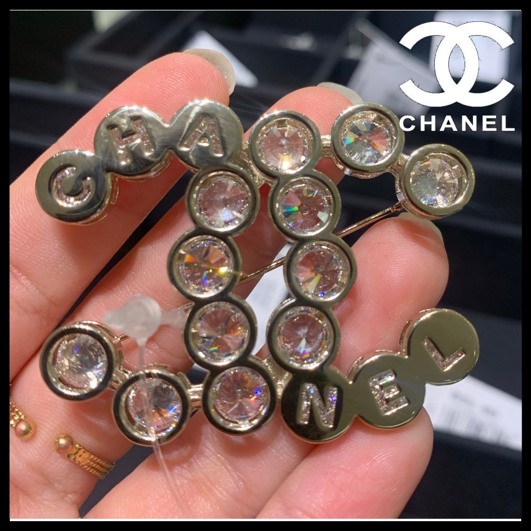 【入手困難】CHANEL クリスタルが輝く♪ ブローチ