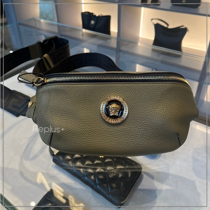 【Versace】ボディバッグ メデューサ グレカ レザー カーキ