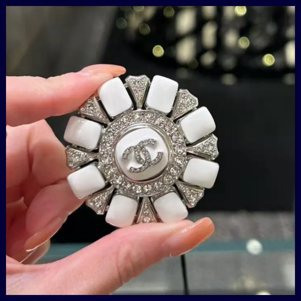 シャネル CHANEL ブローチ ココマーク CCマーク シルバー