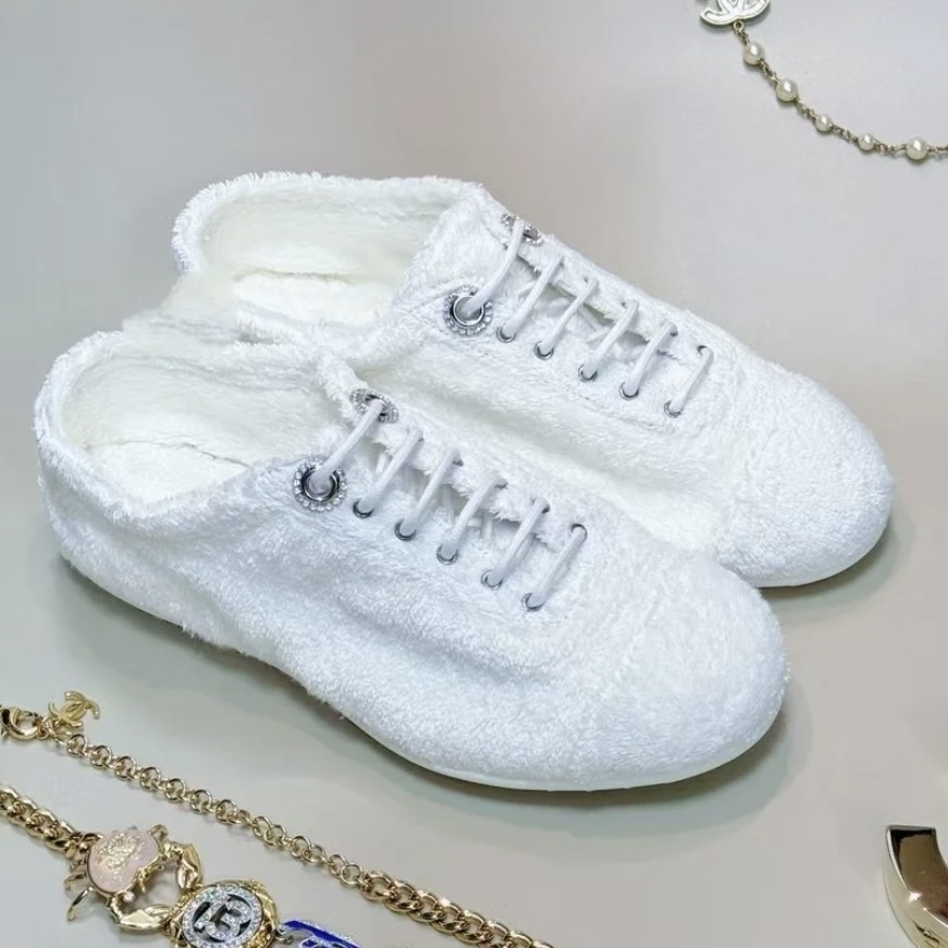 《真っ白なモコモコが可愛い♪》25C限定★CHANEL スニーカー