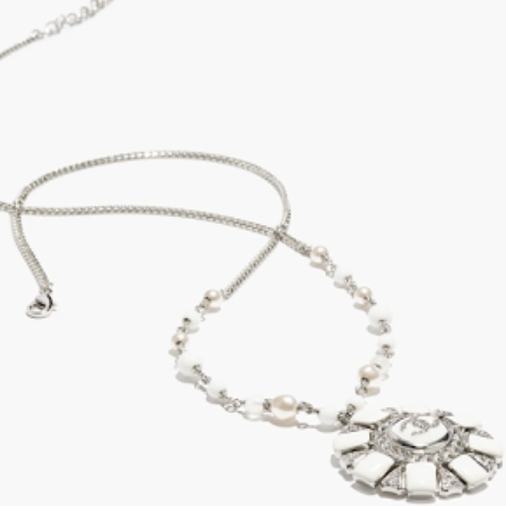 《シンプルコーデも華やかに♡》CHANEL ネックレス