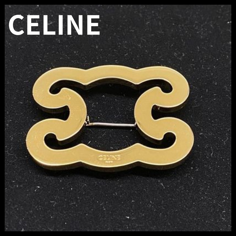 コーデのアクセントに♪【CELINE】トリオンフ フレーム ブローチ