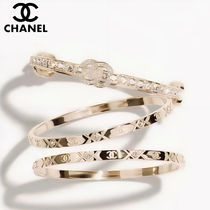 【お洒落で可愛い重ね付♡】CHANEL × バングル バングル - メタル & レジン、シルバー & ホワイト