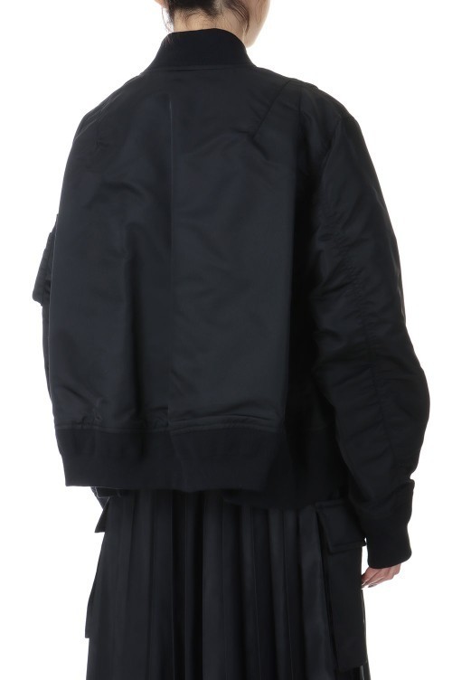 益若つばさ愛用《 Sacai 》ミリタリー ナイロン ブルゾン