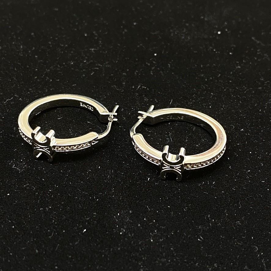 《CELINE》トリオンフ スパークル フープ ピアス