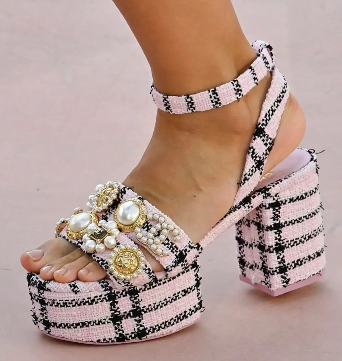 お洒落可愛い♪【CHANEL】サンダル 絶対的な可愛さ♪】CHANEL サンダル