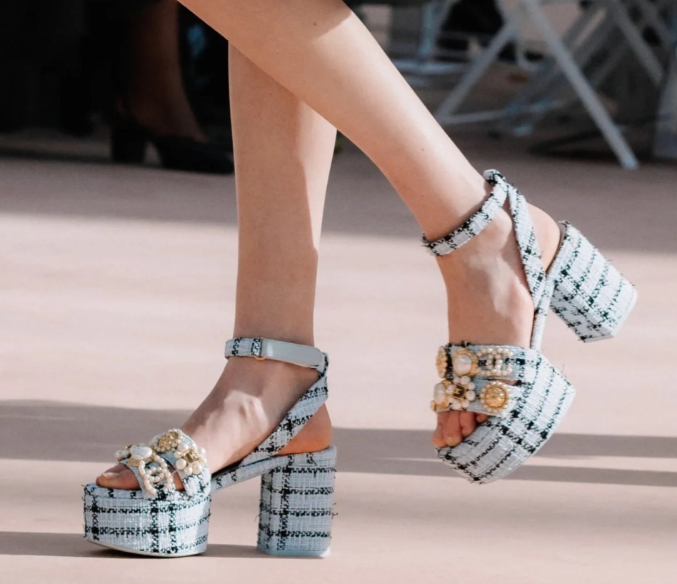 絶対的な可愛さ♪】CHANEL サンダル