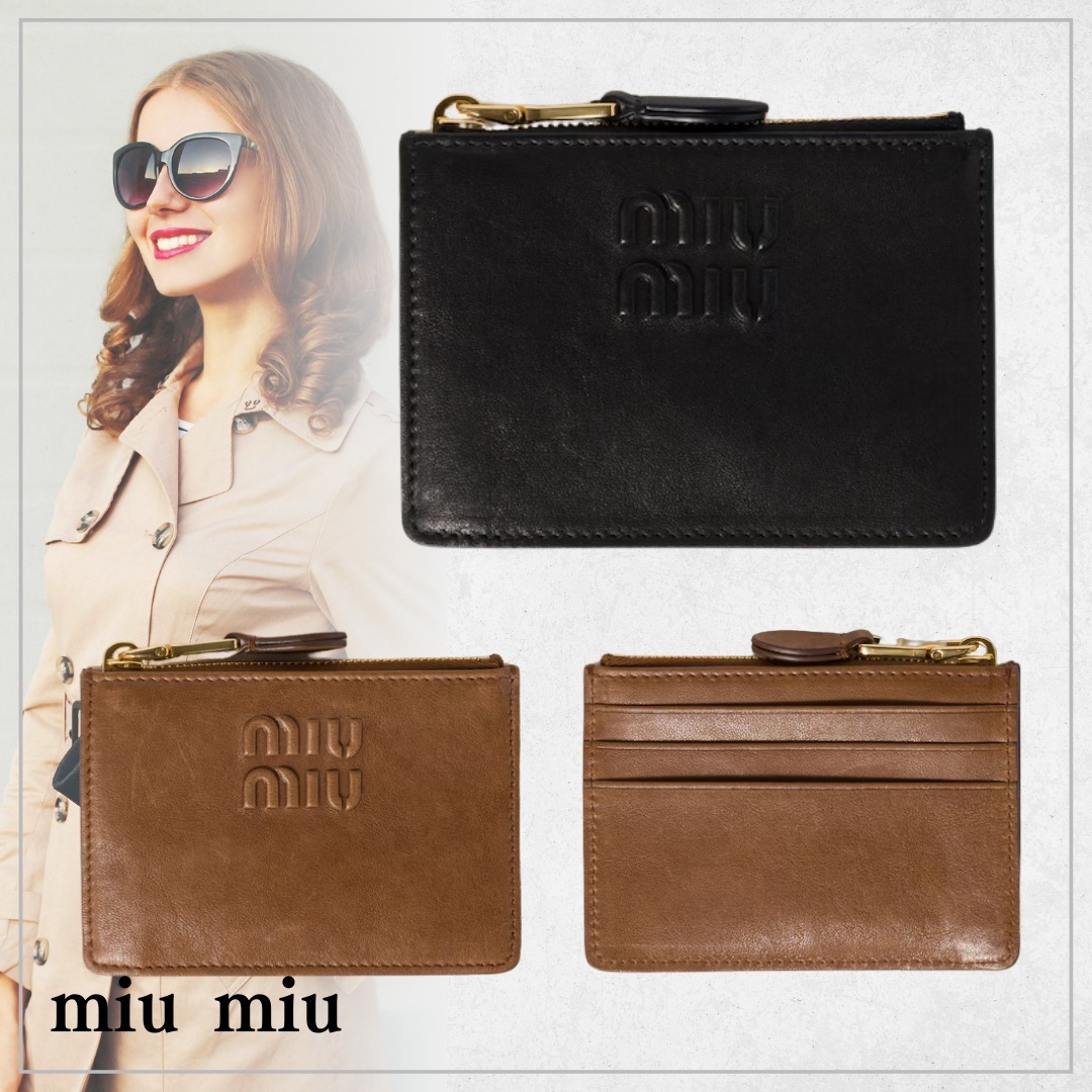 【しなやかな手触り】miumiu ナッパレザー製カードホルダー