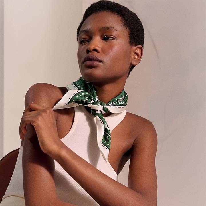 上品なフルーツ柄*【HERMES】スカーフ Bandana 55 (HERMES