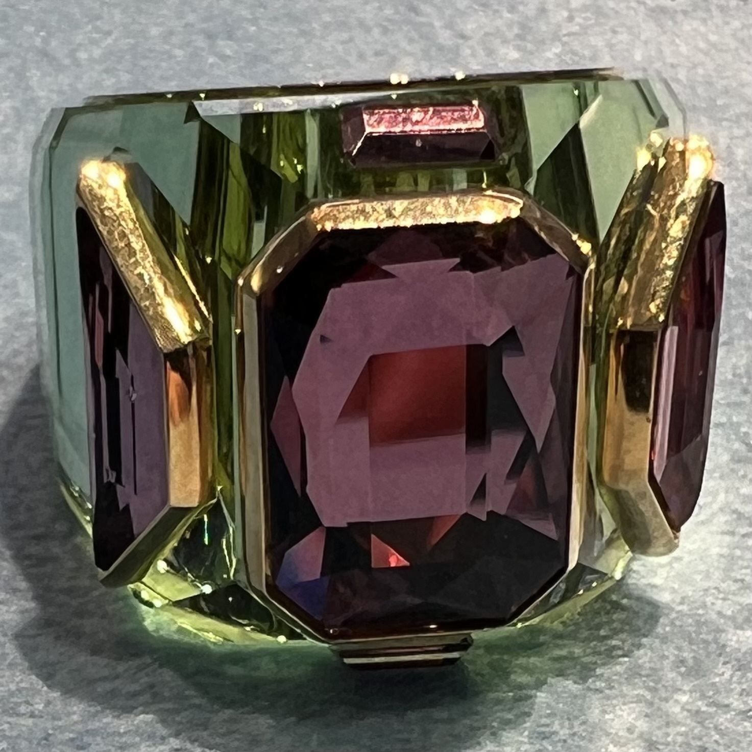 SWAROVSKI直営OUTLET(Chroma cocktail ring )カクテルリング