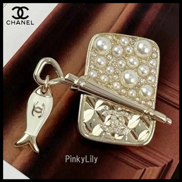 【25A♢遊び心のある果実モチーフ】CHANEL *ブローチ 25C》CHANEL 星型 星モチーフ ブローチ