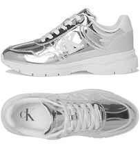 Calvin Klein ロゴ メタリックシルバー レースアップ スニーカー