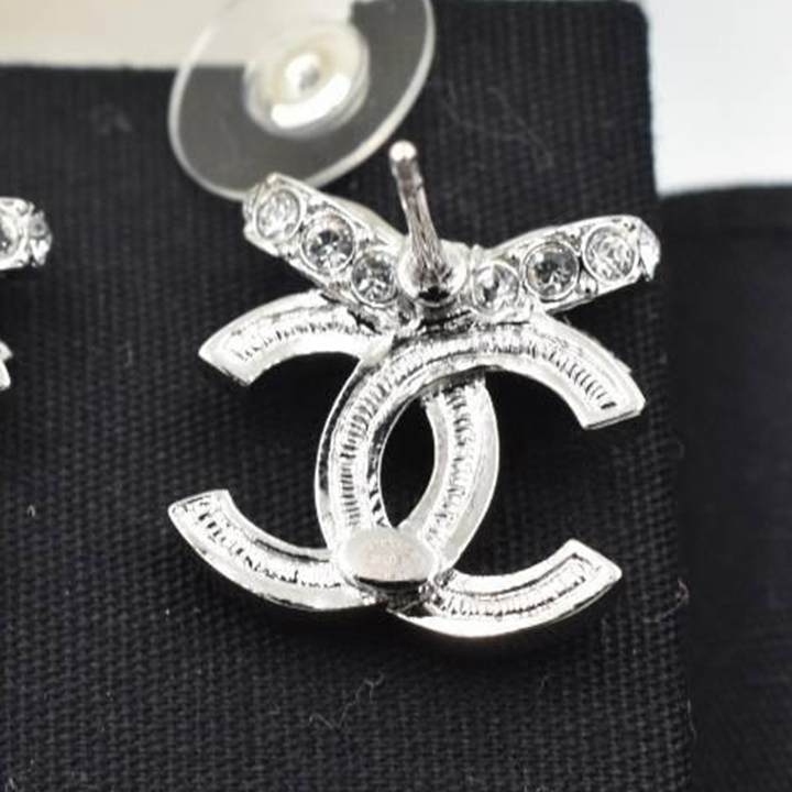 *再入荷*【CHANEL】キラキラ*CCリボンピアス ギフトに♡ 再入荷*【CHANEL】キラキラ*CCリボンピアス ギフトに♡