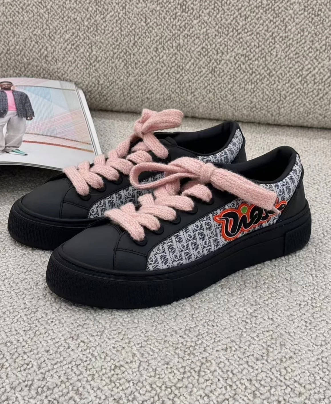 【世界1947足限定】DIOR スニーカー カーフスキン&モヘヤ 世界1947足限定】DIOR スニーカー カーフスキン&モヘヤ (Dior