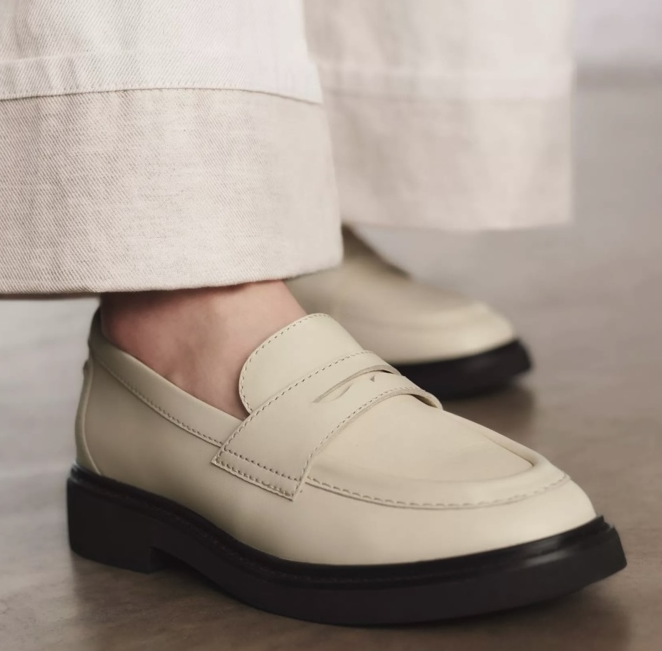 Clarks ペニー ローファー クリーム ホワイト スニーカー レザー