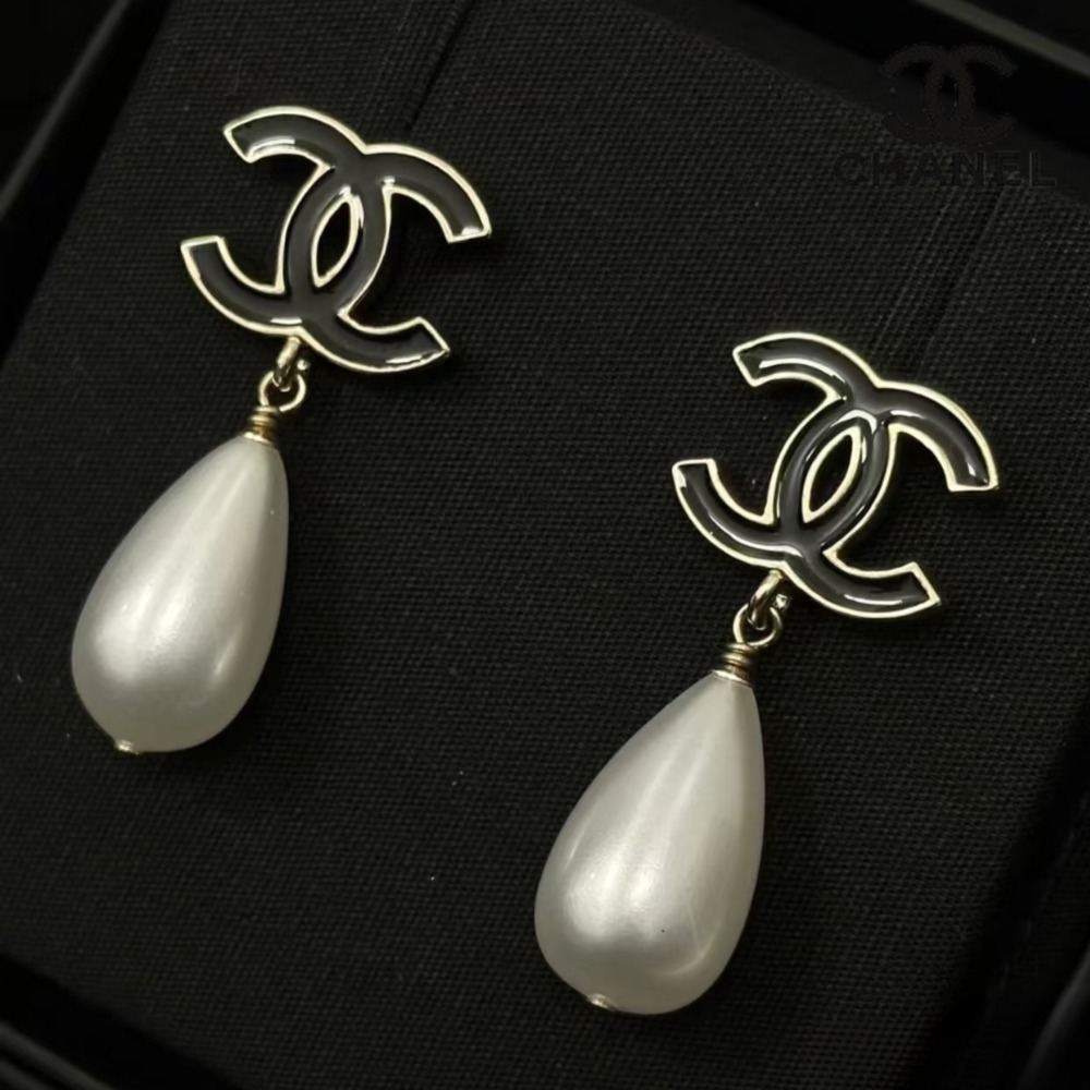 【耳元で可愛く揺れる/贈り物にも♪】CHANEL★ピアス