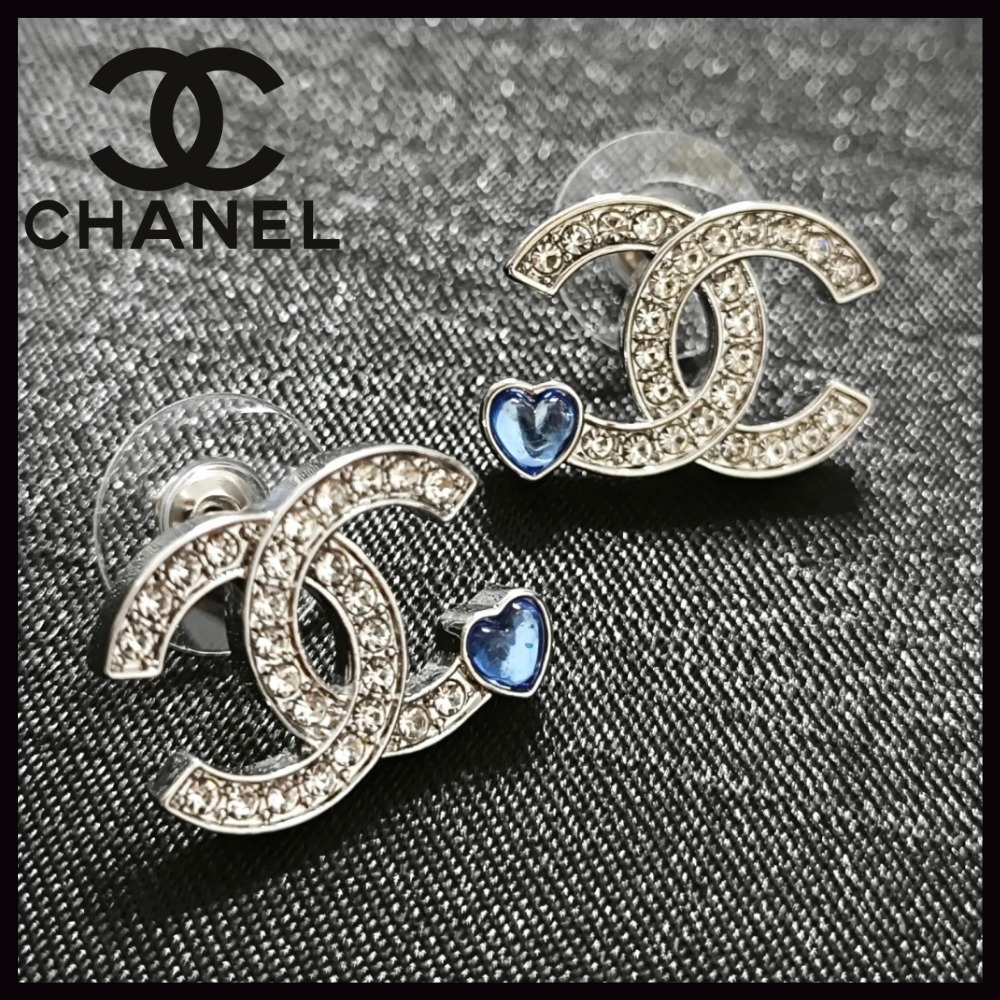【ブルーのハートがアクセント♪】CHANEL ピアス